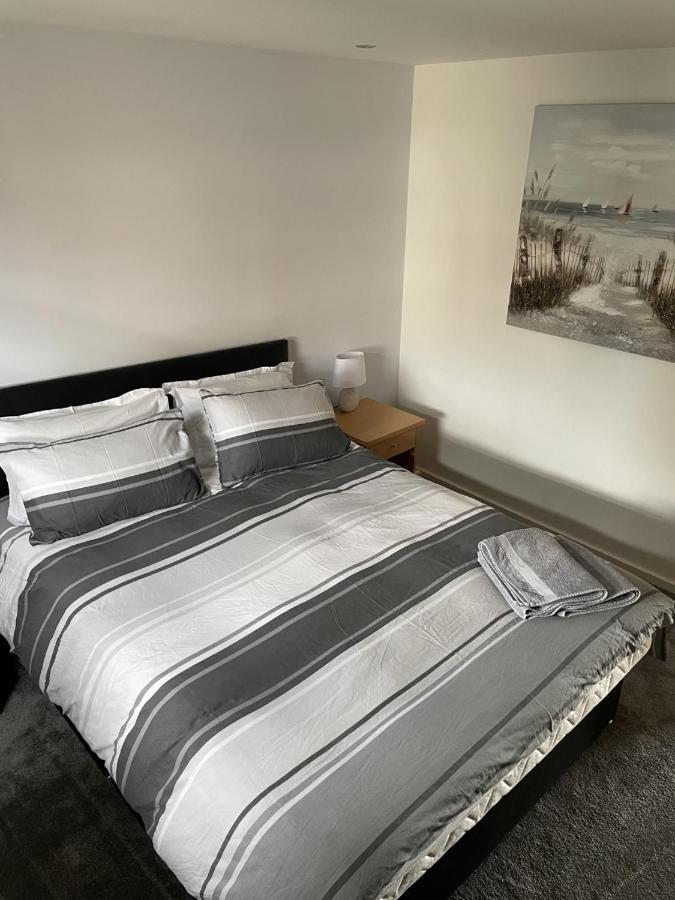 Beach Front Ground Floor Apartment Llanelli Esterno foto