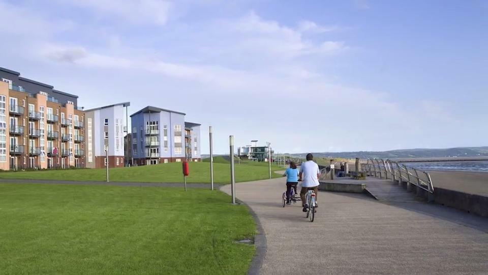 Beach Front Ground Floor Apartment Llanelli Esterno foto