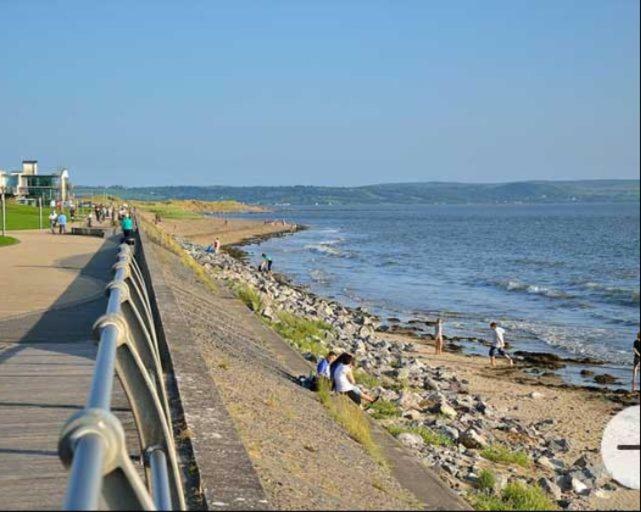 Beach Front Ground Floor Apartment Llanelli Esterno foto
